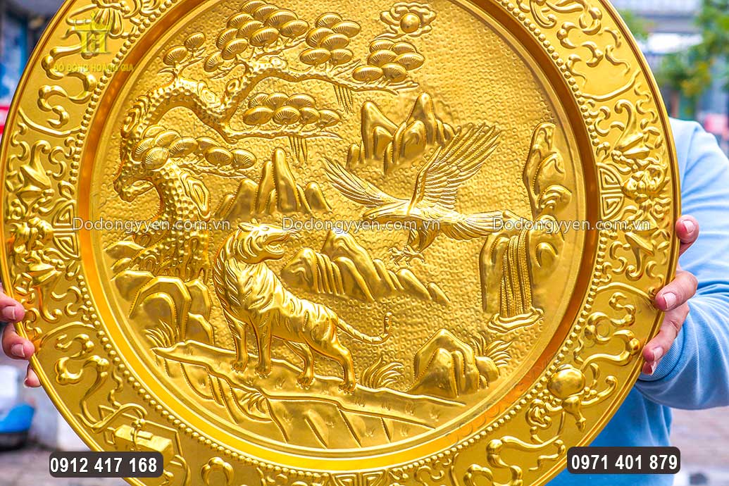 Trung t&acirc;m m&acirc;m đồng h&igrave;nh ảnh Hổ v&agrave; Đại b&agrave;ng được chạm th&uacute;c nổi sinh động